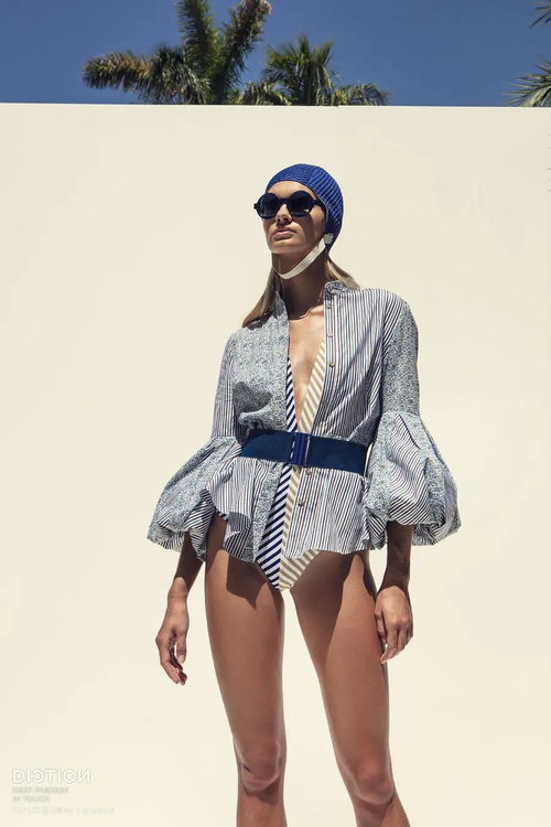 百變條紋巧思搭，皮革點睛品自高——衣櫥里的經(jīng)典碰撞藝術(shù)